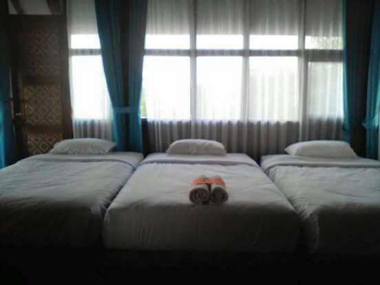 Beejay Bakau Resort Проболинго Экстерьер фото