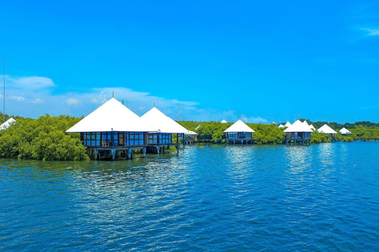 Beejay Bakau Resort Проболинго Экстерьер фото
